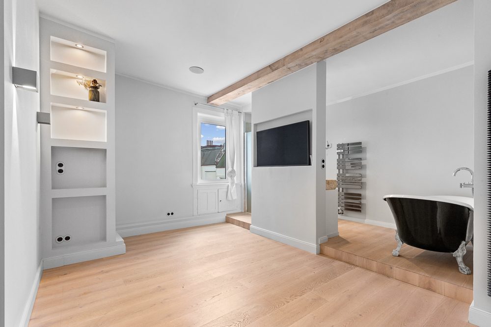 Immobilienangebot - Hamburg / Hoheluft-Ost - Alle - Einzigartiges Wohnen über den Dächern - Loft-Charakter trifft Gründerzeitcharme in Hoheluft-Ost