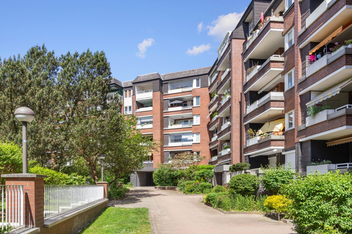 Immobilienangebot - Hamburg / Bergedorf - Alle - Großzügige 3-Zimmer-Wohnung mit Südbalkon, Tiefgarage & Aufzug in grüner Wohnlage