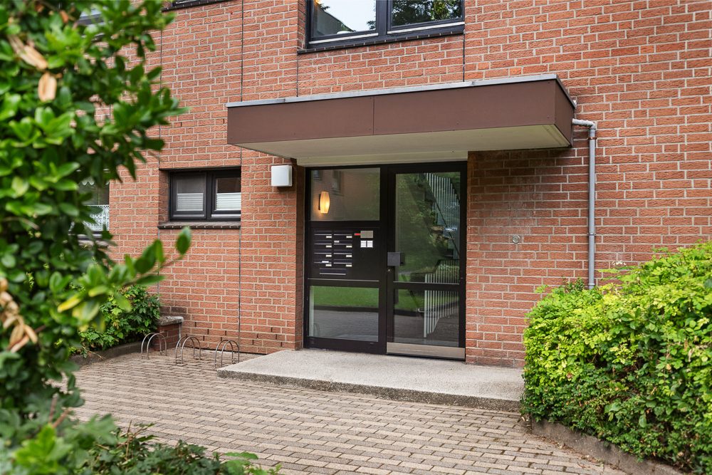 Immobilienangebot - Hamburg / Rahlstedt - Alle - Helle 4-Zimmer-Wohnung mit Parkblick, Aufzug und Tiefgaragenstellplatz in Alt-Rahlstedt