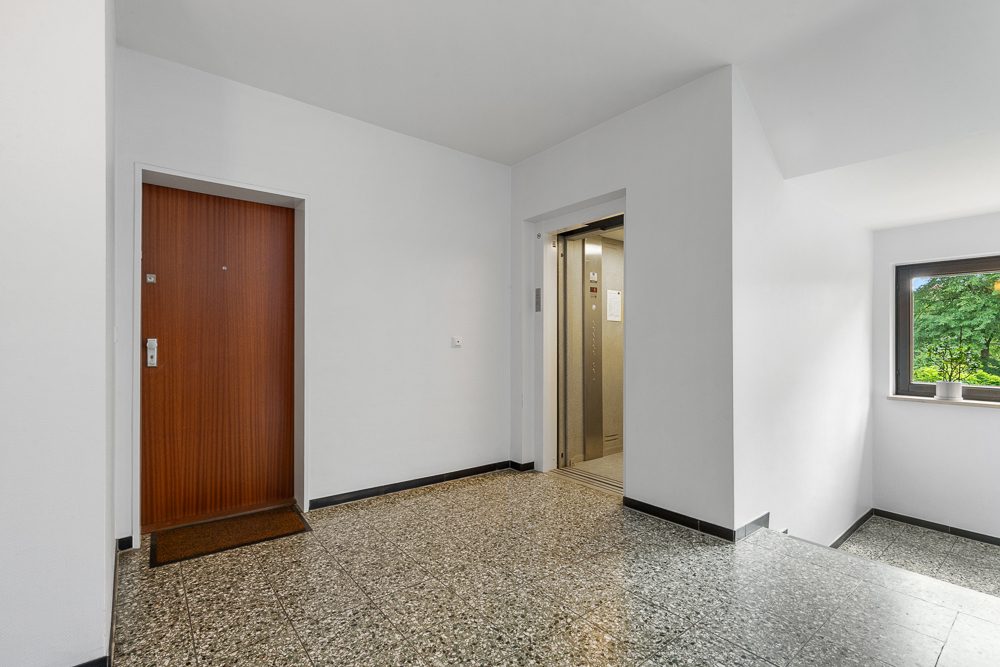 Immobilienangebot - Hamburg / Rahlstedt - Alle - Helle 4-Zimmer-Wohnung mit Parkblick, Aufzug und Tiefgaragenstellplatz in Alt-Rahlstedt