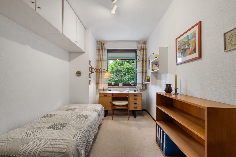 Immobilienangebot - Hamburg / Rahlstedt - Alle - Helle 4-Zimmer-Wohnung mit Parkblick, Aufzug und Tiefgaragenstellplatz in Alt-Rahlstedt