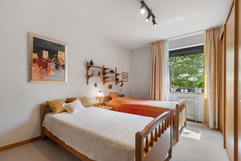 Immobilienangebot - Hamburg / Rahlstedt - Alle - Helle 4-Zimmer-Wohnung mit Parkblick, Aufzug und Tiefgaragenstellplatz in Alt-Rahlstedt