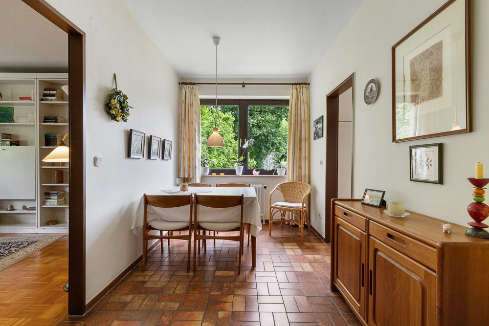 Immobilienangebot - Hamburg / Rahlstedt - Alle - Helle 4-Zimmer-Wohnung mit Parkblick, Aufzug und Tiefgaragenstellplatz in Alt-Rahlstedt