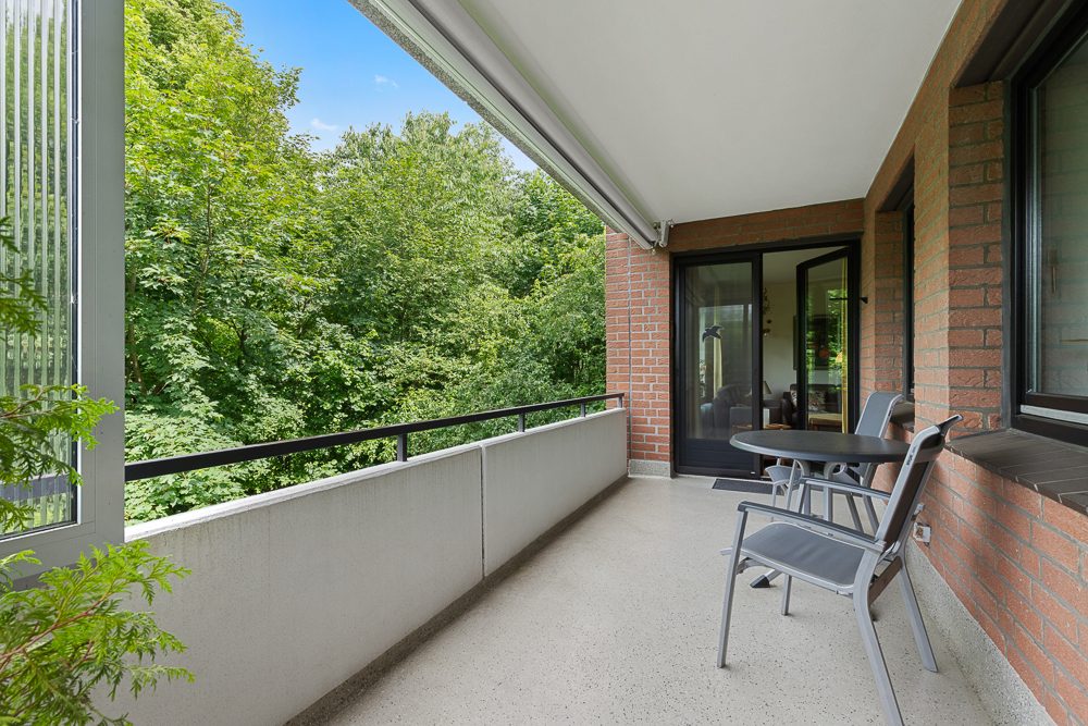 Immobilienangebot - Hamburg / Rahlstedt - Alle - Helle 4-Zimmer-Wohnung mit Parkblick, Aufzug und Tiefgaragenstellplatz in Alt-Rahlstedt