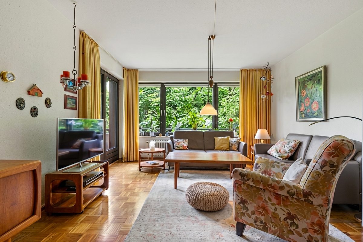 Immobilienangebot - Hamburg / Rahlstedt - Alle - Helle 4-Zimmer-Wohnung mit Parkblick, Aufzug und Tiefgaragenstellplatz in Alt-Rahlstedt