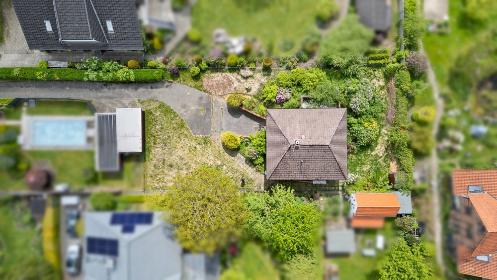 Immobilienangebot - Hamburg / Meiendorf - Alle - TOP-Lage: Rückwärtiges Pfeifenstielgrundstück für Neubau eines Einzel- oder Doppelhauses