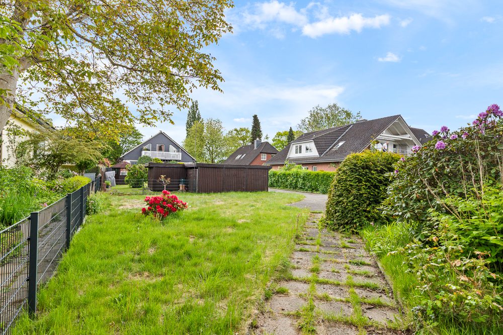 Immobilienangebot - Hamburg / Meiendorf - Alle - TOP-Lage: Rückwärtiges Pfeifenstielgrundstück für Neubau eines Einzel- oder Doppelhauses