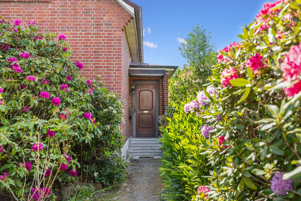 Immobilienangebot - Hamburg / Rahlstedt - Alle - Einfamilienhaus mit Charme in traumhafter Anliegerstraße von Hamburg-Rahlstedt