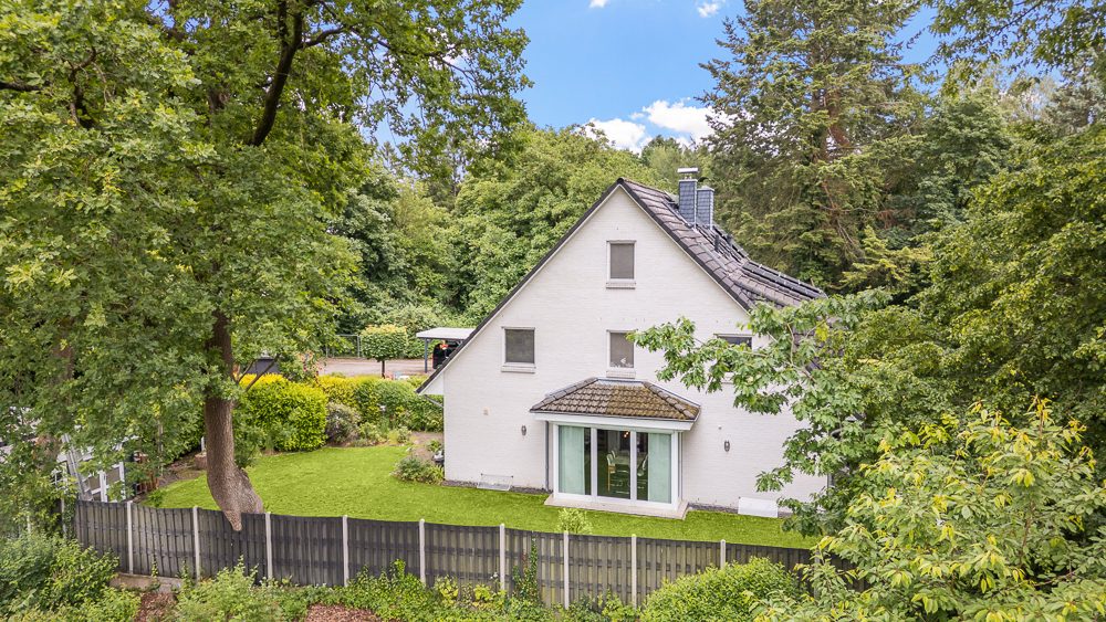 Immobilienangebot - Hamburg / Rahlstedt - Alle - Gepflegtes Reihenendhaus mit Carport in beliebter und ruhiger Lage direkt am Rahlstedter Hegenwald