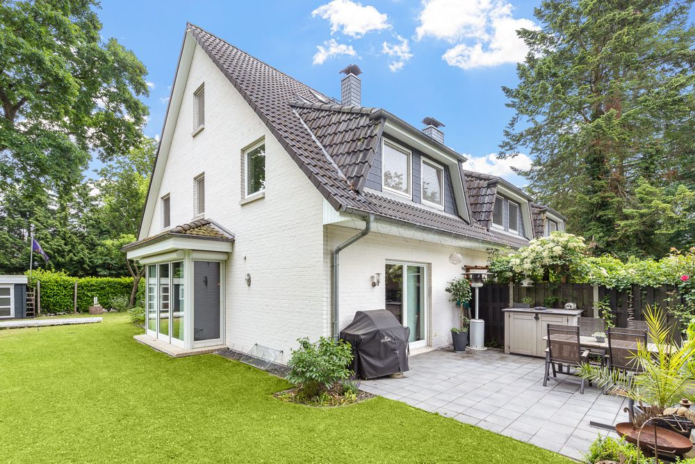 Immobilienangebot - Hamburg / Rahlstedt - Alle - Gepflegtes Reihenendhaus mit Carport in beliebter und ruhiger Lage direkt am Rahlstedter Hegenwald