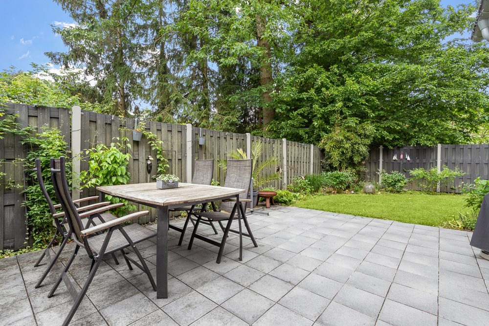 Immobilienangebot - Hamburg / Rahlstedt - Alle - Gepflegtes Reihenendhaus mit Carport in beliebter und ruhiger Lage direkt am Rahlstedter Hegenwald