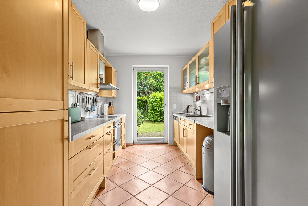 Immobilienangebot - Hamburg / Rahlstedt - Alle - Gepflegtes Reihenendhaus mit Carport in beliebter und ruhiger Lage direkt am Rahlstedter Hegenwald