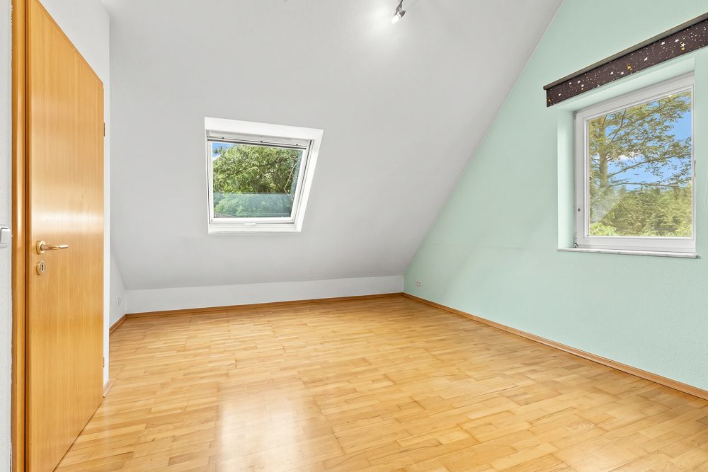 Immobilienangebot - Hamburg / Rahlstedt - Alle - Gepflegtes Reihenendhaus mit Carport in beliebter und ruhiger Lage direkt am Rahlstedter Hegenwald