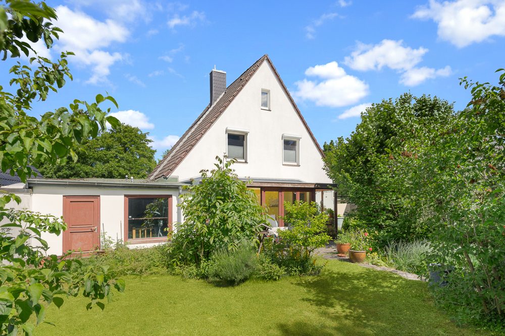 Immobilienangebot - Hamburg / Billstedt - Alle - Einfamilienhaus: 6 Zimmer mit beheiztem Wintergarten in verkehrsgünstiger Lage