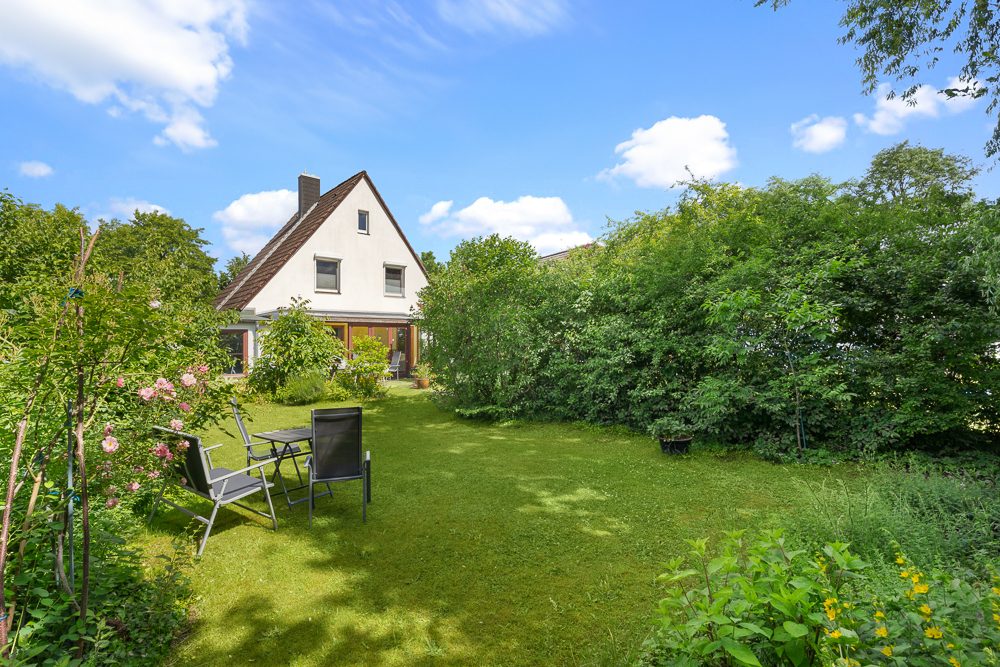 Immobilienangebot - Hamburg / Billstedt - Alle - Einfamilienhaus: 6 Zimmer mit beheiztem Wintergarten in verkehrsgünstiger Lage