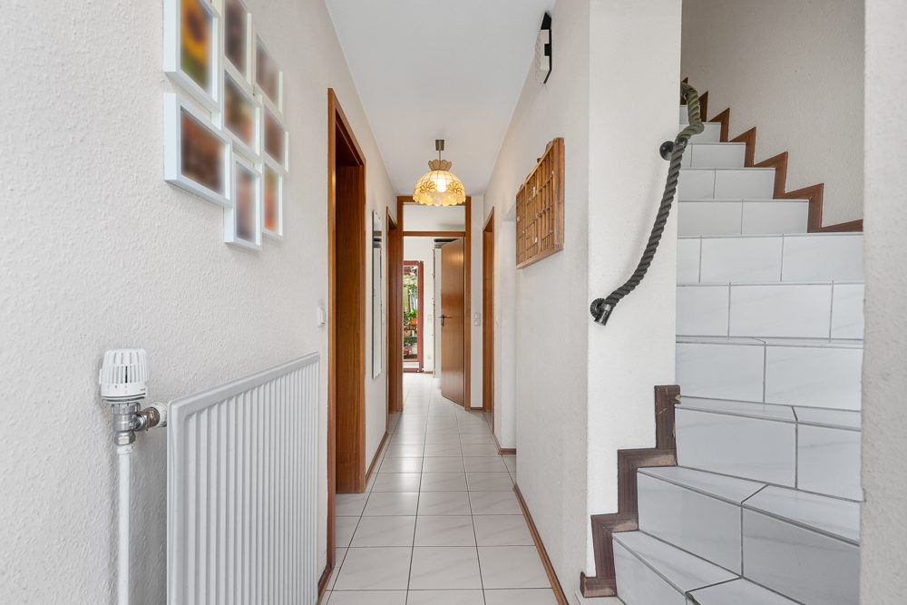 Immobilienangebot - Hamburg / Billstedt - Alle - Einfamilienhaus: 6 Zimmer mit beheiztem Wintergarten in verkehrsgünstiger Lage