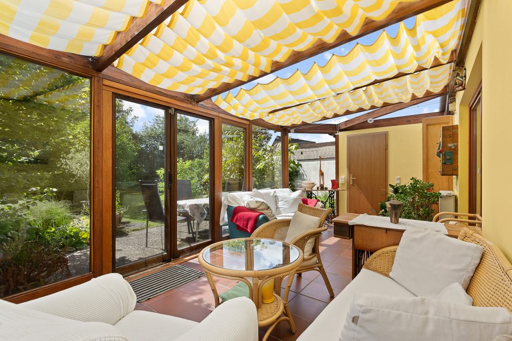 Immobilienangebot - Hamburg / Billstedt - Alle - Einfamilienhaus: 6 Zimmer mit beheiztem Wintergarten in verkehrsgünstiger Lage