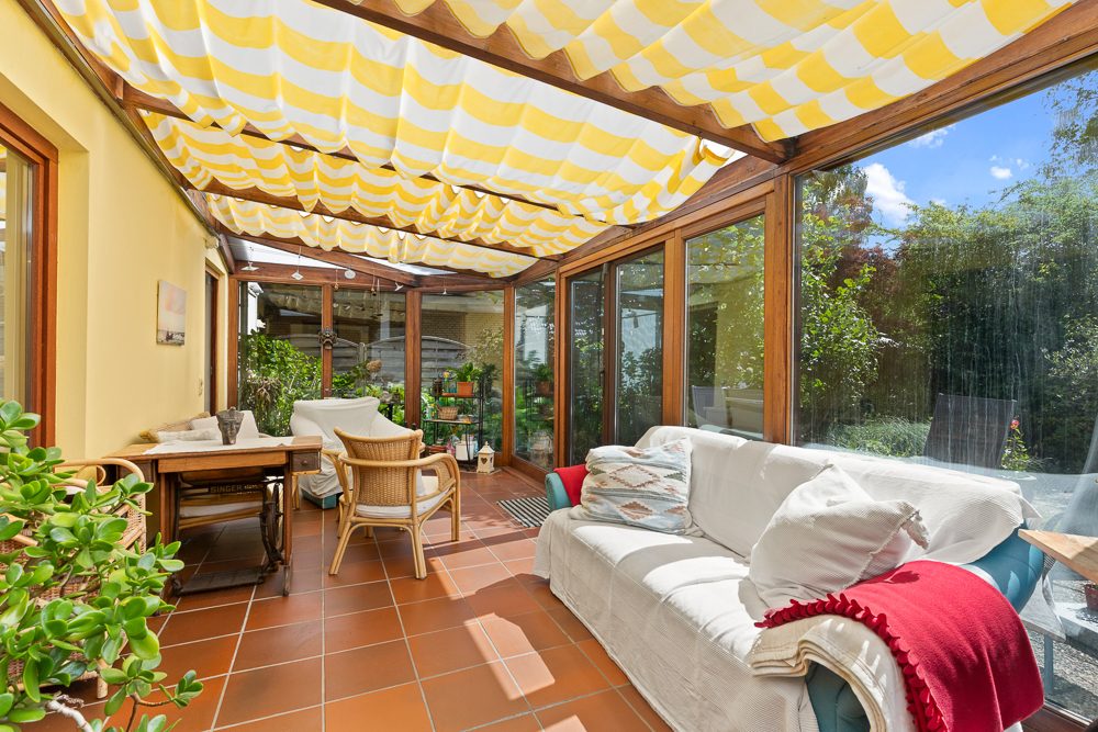 Immobilienangebot - Hamburg / Billstedt - Alle - Einfamilienhaus: 6 Zimmer mit beheiztem Wintergarten in verkehrsgünstiger Lage