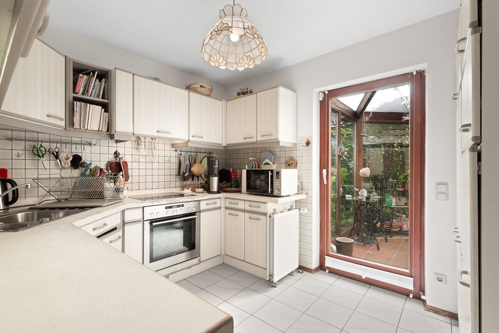 Immobilienangebot - Hamburg / Billstedt - Alle - Einfamilienhaus: 6 Zimmer mit beheiztem Wintergarten in verkehrsgünstiger Lage