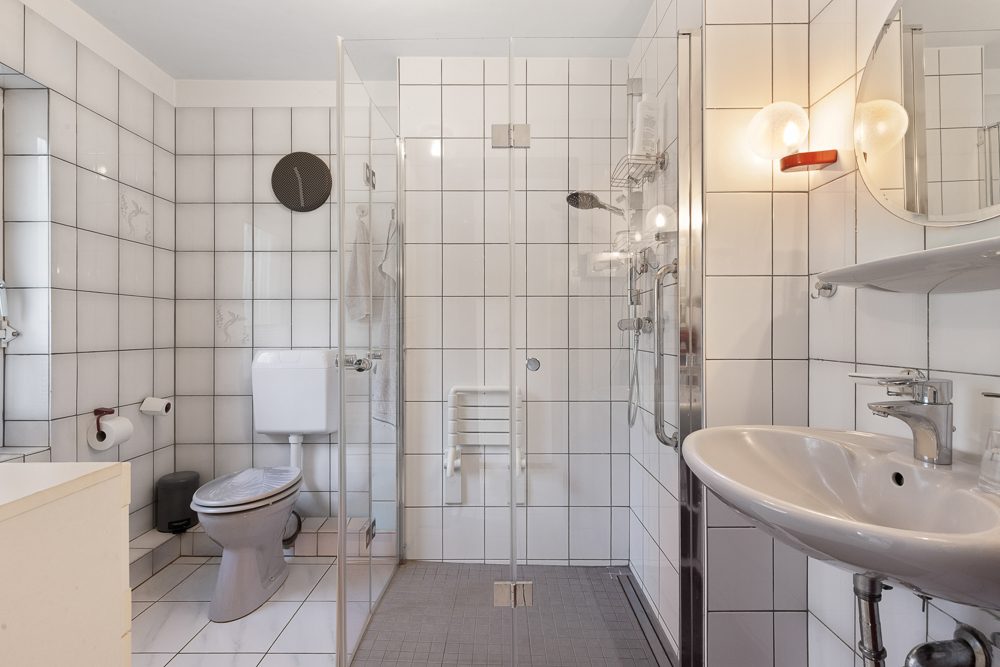 Immobilienangebot - Hamburg / Billstedt - Alle - Einfamilienhaus: 6 Zimmer mit beheiztem Wintergarten in verkehrsgünstiger Lage