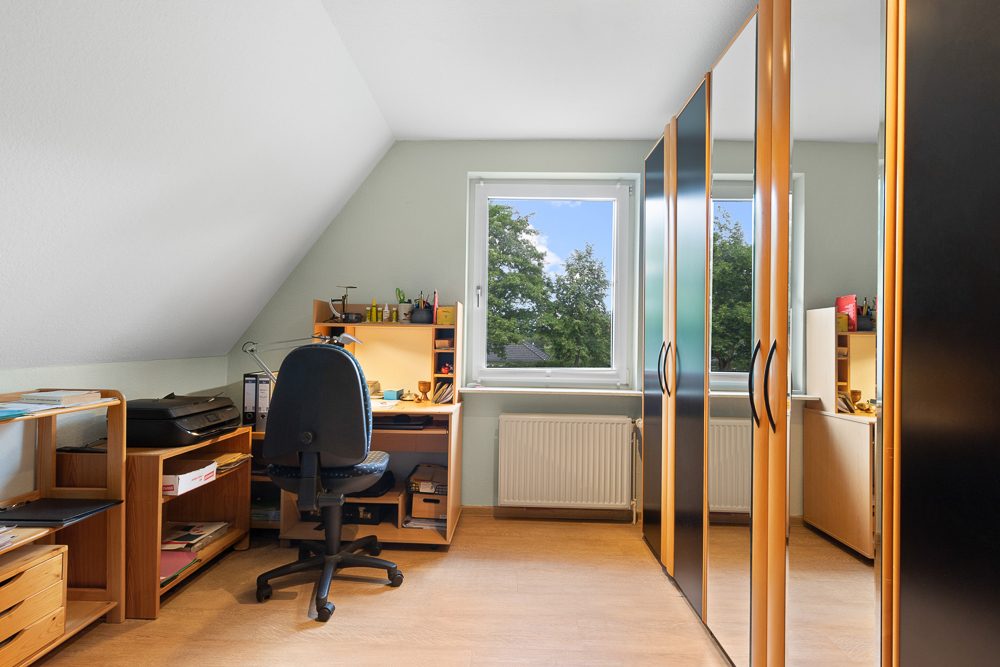 Immobilienangebot - Hamburg / Billstedt - Alle - Einfamilienhaus: 6 Zimmer mit beheiztem Wintergarten in verkehrsgünstiger Lage