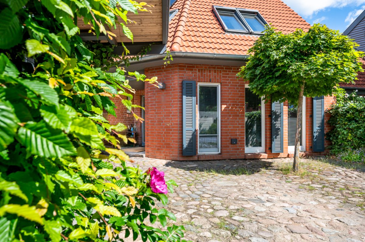 Immobilienangebot - Lübeck - Alle - Familienglück: Traumhaftes Einfamilienhaus mit herrlichem Garten und erstklassiger Ausstattung