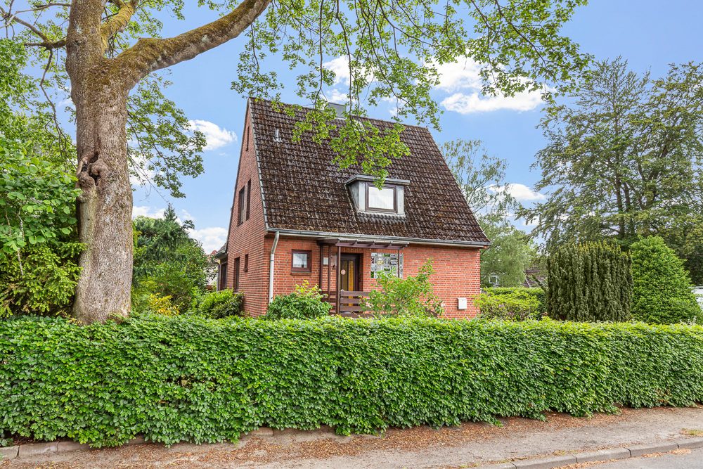Immobilienangebot - Hamburg / Meiendorf - Alle - Sanierungsobjekt: Zweifamilienhaus im grünen und ruhigen Meiendorf