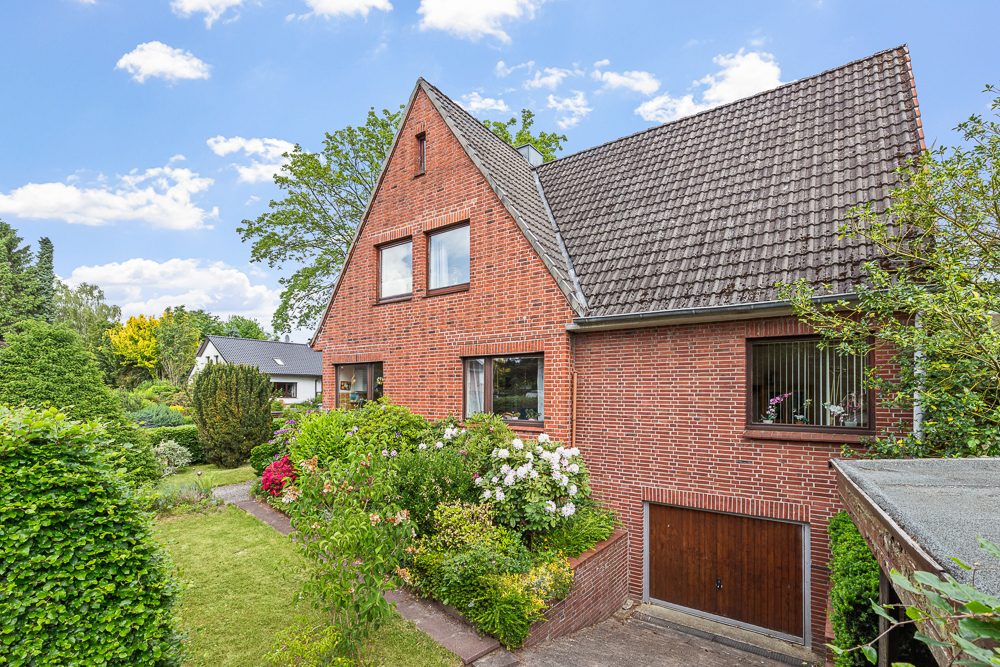 Immobilienangebot - Hamburg / Meiendorf - Alle - Sanierungsobjekt: Zweifamilienhaus im grünen und ruhigen Meiendorf