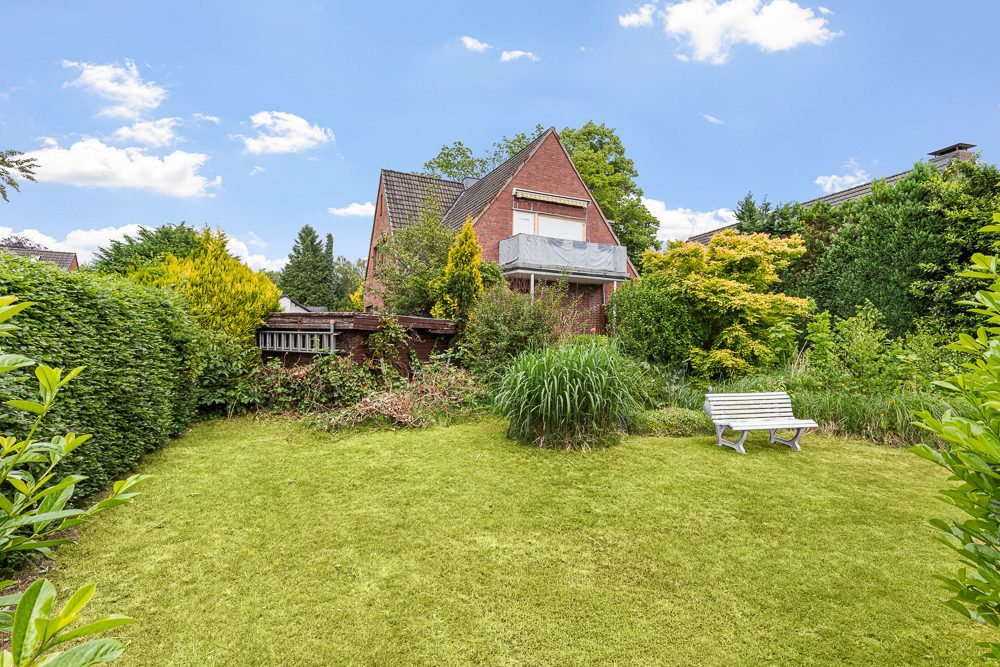 Immobilienangebot - Hamburg / Meiendorf - Alle - Sanierungsobjekt: Zweifamilienhaus im grünen und ruhigen Meiendorf
