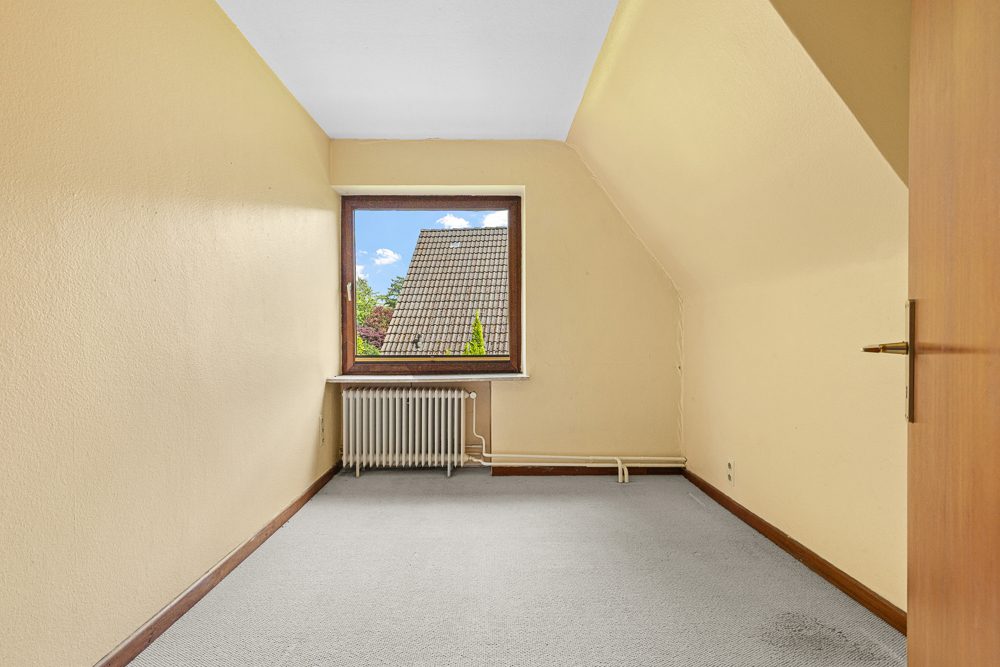 Immobilienangebot - Hamburg / Meiendorf - Alle - Sanierungsobjekt: Zweifamilienhaus im grünen und ruhigen Meiendorf