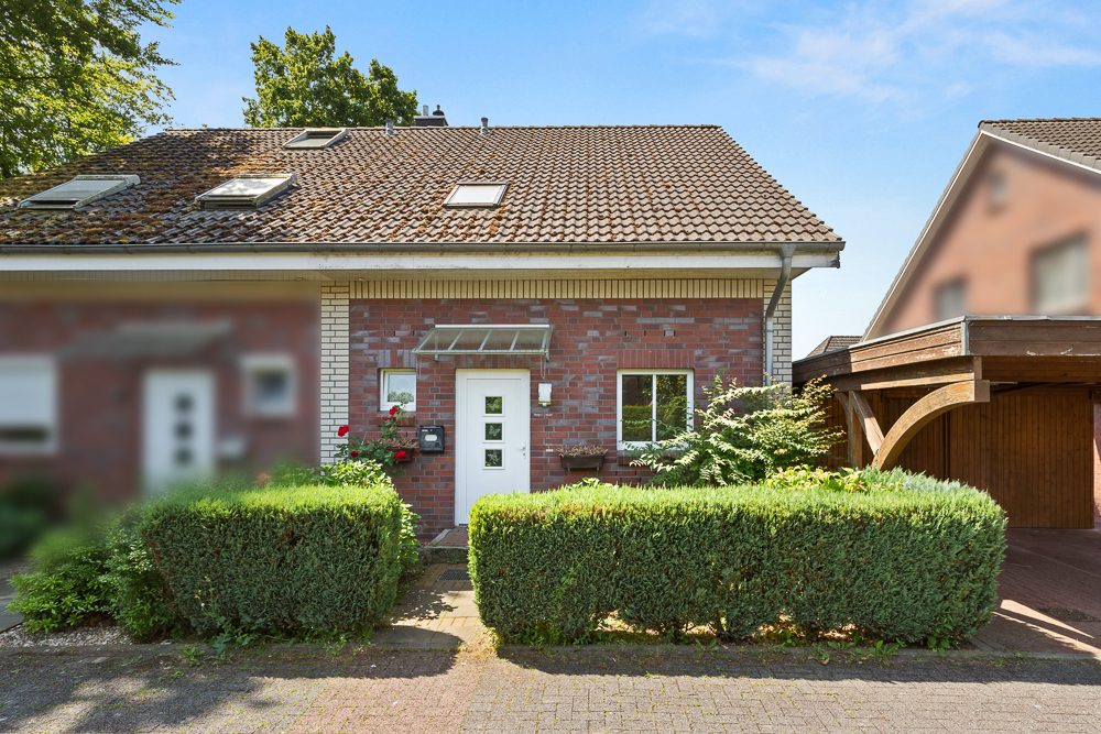 Immobilienangebot - Ammersbek - Alle - Moderne Doppelhaushälfte mit Carport in ruhiger Lage von Ammersbek