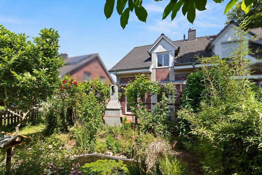 Immobilienangebot - Ammersbek - Alle - Moderne Doppelhaushälfte mit Carport in ruhiger Lage von Ammersbek