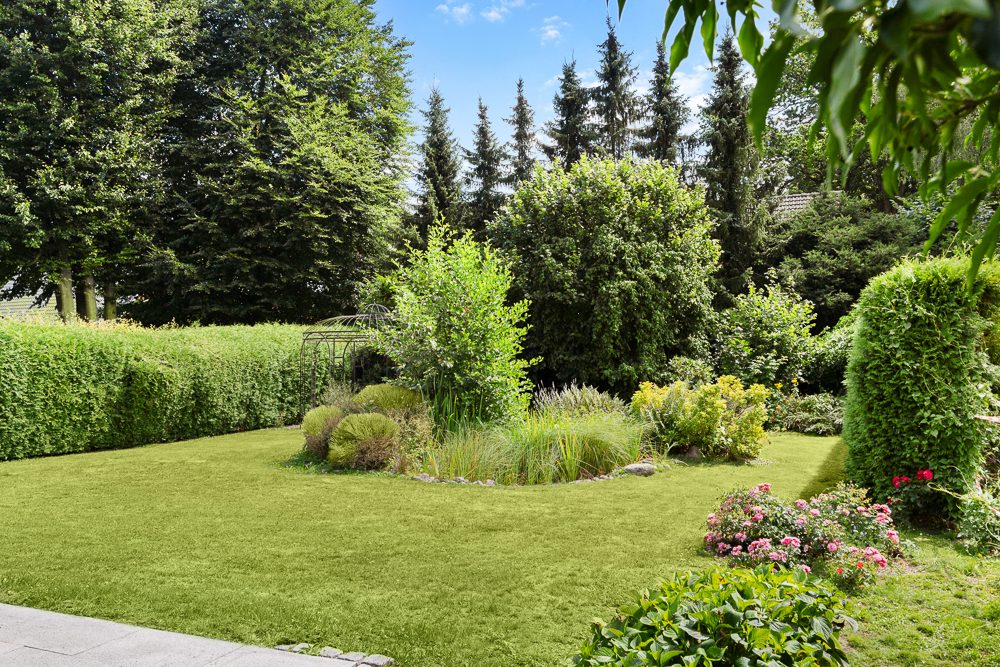 Immobilienangebot - Hamburg / Rahlstedt - Alle - Charmantes Einfamilienhaus mit Südgrundstück, Wintergarten und Garage, in sehr begehrter Lage