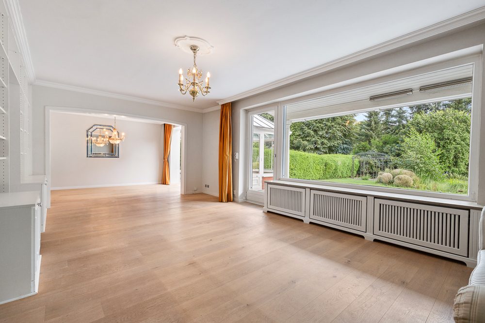 Immobilienangebot - Hamburg / Rahlstedt - Alle - Charmantes Einfamilienhaus mit Südgrundstück, Wintergarten und Garage, in sehr begehrter Lage