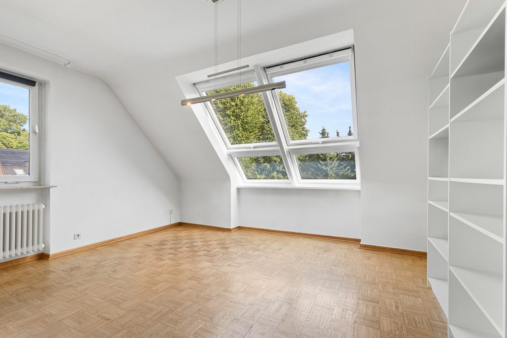 Immobilienangebot - Hamburg / Rahlstedt - Alle - Charmantes Einfamilienhaus mit Südgrundstück, Wintergarten und Garage, in sehr begehrter Lage