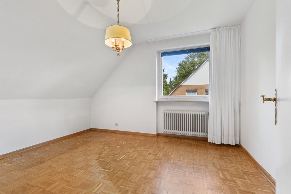 Immobilienangebot - Hamburg / Rahlstedt - Alle - Charmantes Einfamilienhaus mit Südgrundstück, Wintergarten und Garage, in sehr begehrter Lage