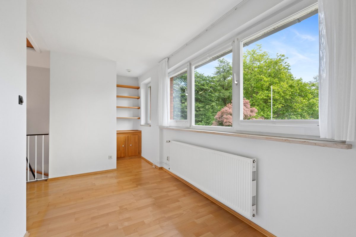 Immobilienangebot - Hamburg / Meiendorf - Alle - WARTELISTE! Reihenhaus mit grünem, liebevoll angelegtem Westgarten und viel Platz zum Wohlfühlen