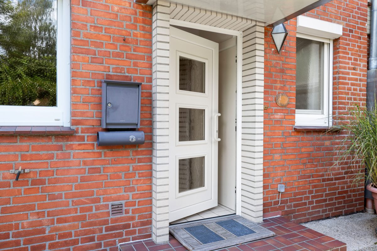 Immobilienangebot - Hamburg / Meiendorf - Alle - WARTELISTE! Reihenhaus mit grünem, liebevoll angelegtem Westgarten und viel Platz zum Wohlfühlen