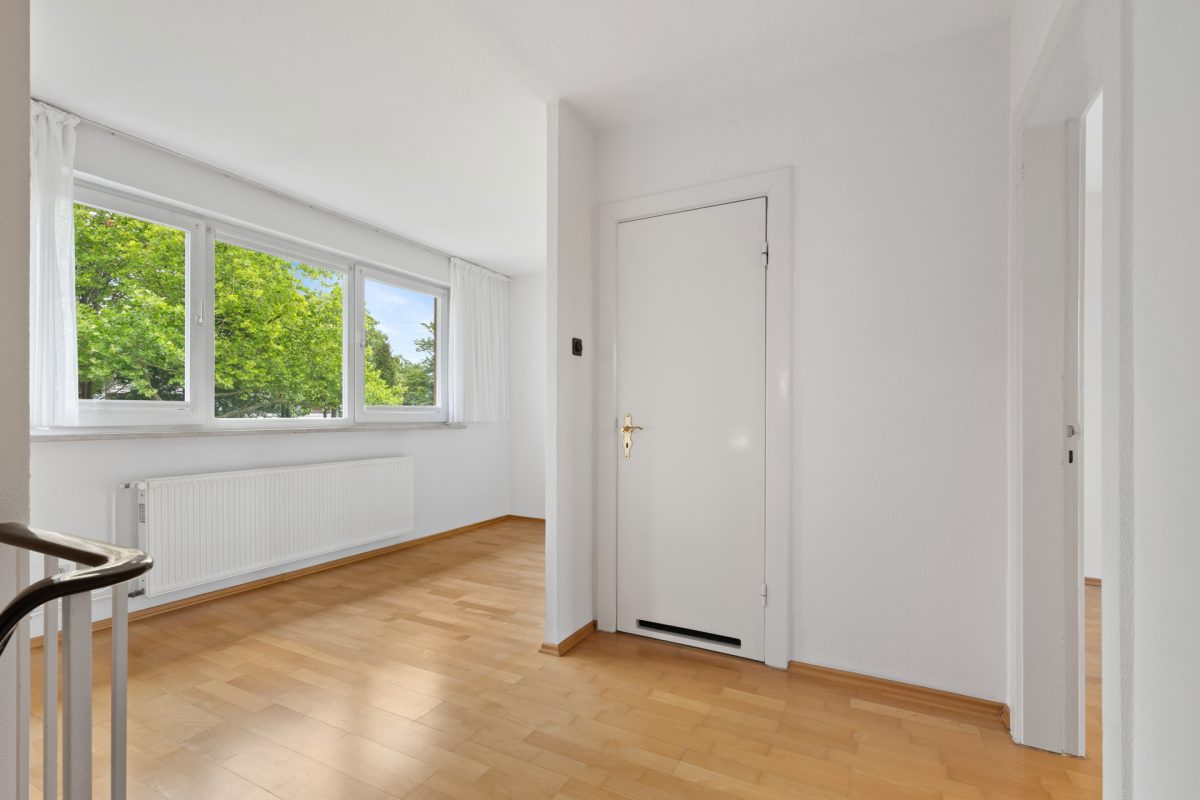 Immobilienangebot - Hamburg / Meiendorf - Alle - WARTELISTE! Reihenhaus mit grünem, liebevoll angelegtem Westgarten und viel Platz zum Wohlfühlen