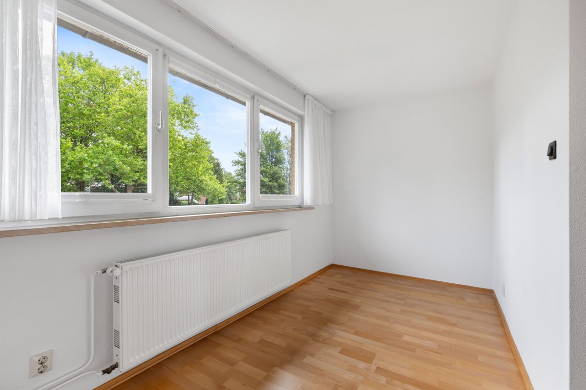 Immobilienangebot - Hamburg / Meiendorf - Alle - WARTELISTE! Reihenhaus mit grünem, liebevoll angelegtem Westgarten und viel Platz zum Wohlfühlen