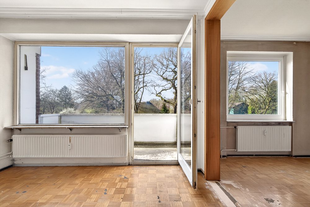 Immobilienangebot - Rellingen - Alle - Raum für eigene Ideen: schön geschnittene Wohnung mit 2,5 Zimmern, Balkon und PKW-Stellplatz