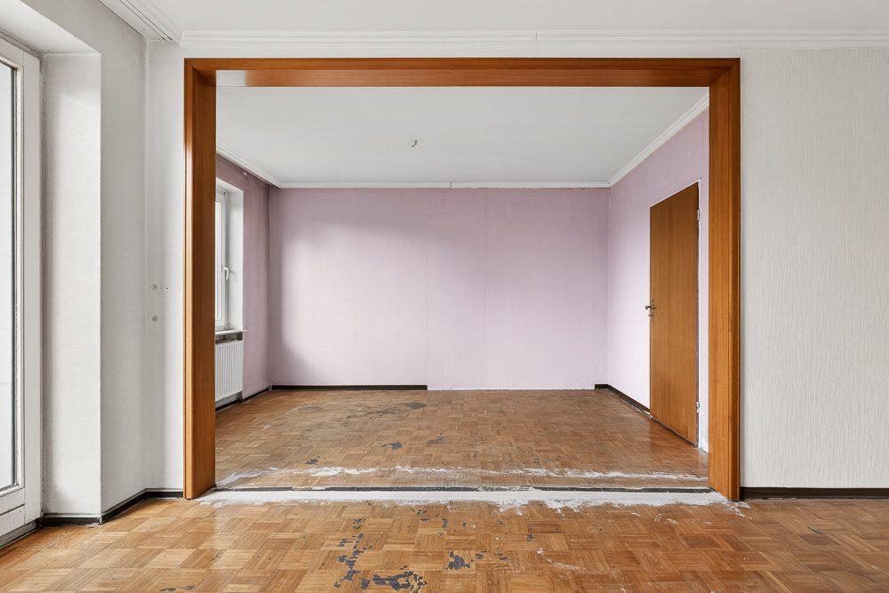 Immobilienangebot - Rellingen - Alle - Raum für eigene Ideen: schön geschnittene Wohnung mit 2,5 Zimmern, Balkon und PKW-Stellplatz