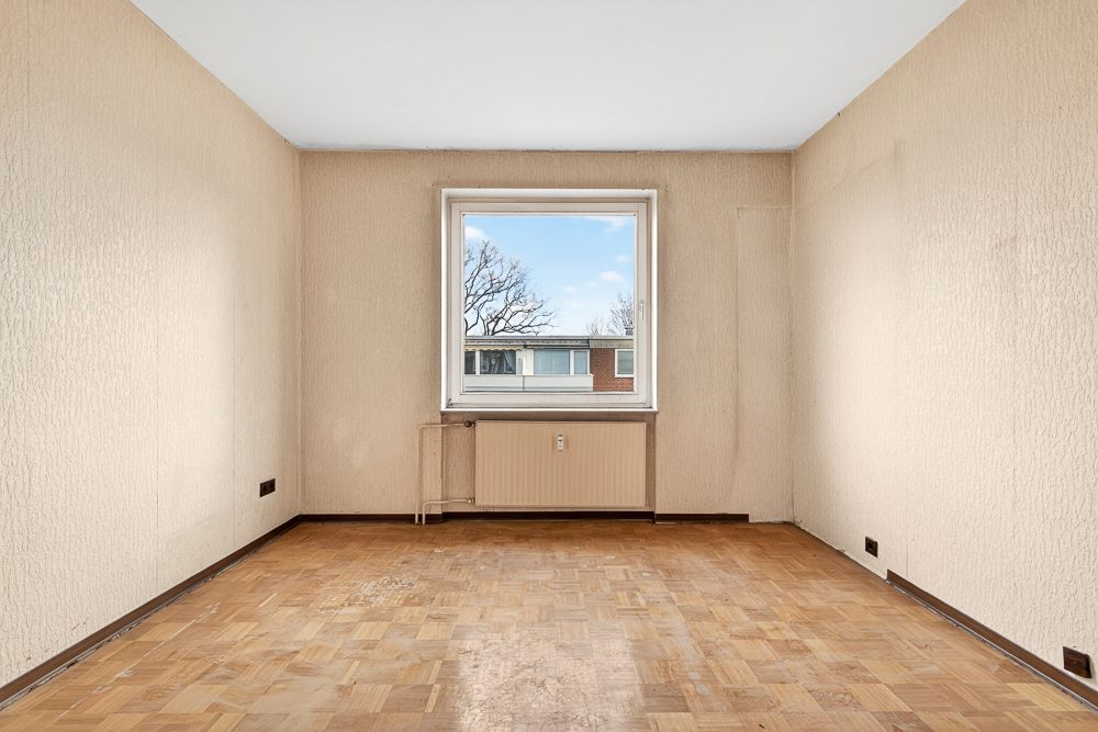 Immobilienangebot - Rellingen - Alle - Raum für eigene Ideen: schön geschnittene Wohnung mit 2,5 Zimmern, Balkon und PKW-Stellplatz