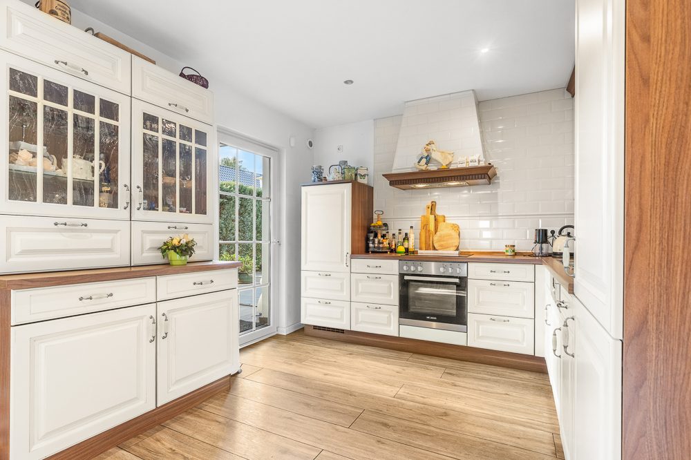 Immobilienangebot - Reinbek - Alle - Zweifamilienhaus mit Einliegerwohnung – modernisiert, renditestark ideal für Eigennutzer und Anleger