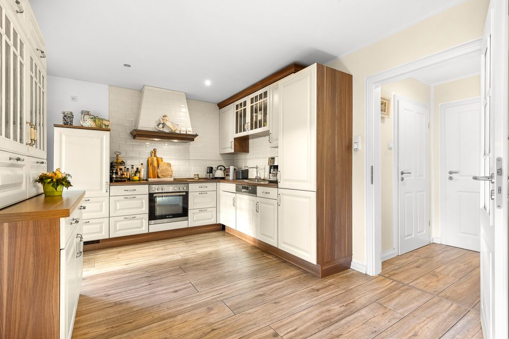 Immobilienangebot - Reinbek - Alle - Zweifamilienhaus mit Einliegerwohnung – modernisiert, renditestark ideal für Eigennutzer und Anleger
