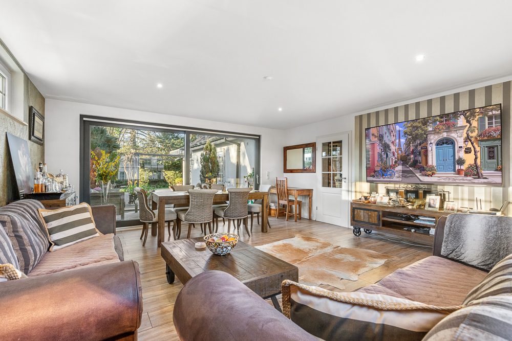 Immobilienangebot - Reinbek - Alle - Zweifamilienhaus mit Einliegerwohnung – modernisiert, renditestark ideal für Eigennutzer und Anleger