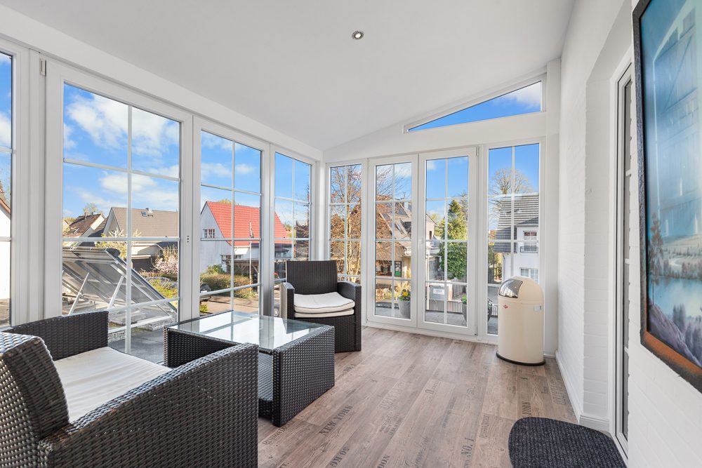 Immobilienangebot - Reinbek - Alle - Zweifamilienhaus mit Einliegerwohnung – modernisiert, renditestark ideal für Eigennutzer und Anleger