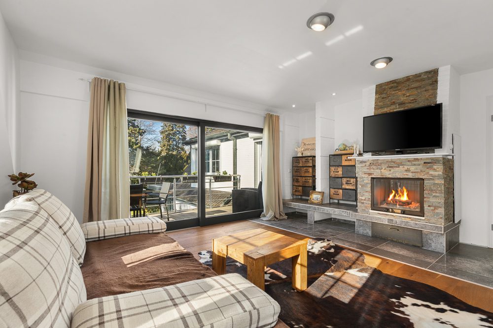 Immobilienangebot - Reinbek - Alle - Zweifamilienhaus mit Einliegerwohnung – modernisiert, renditestark ideal für Eigennutzer und Anleger