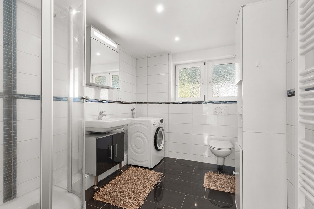 Immobilienangebot - Reinbek - Alle - Zweifamilienhaus mit Einliegerwohnung – modernisiert, renditestark ideal für Eigennutzer und Anleger