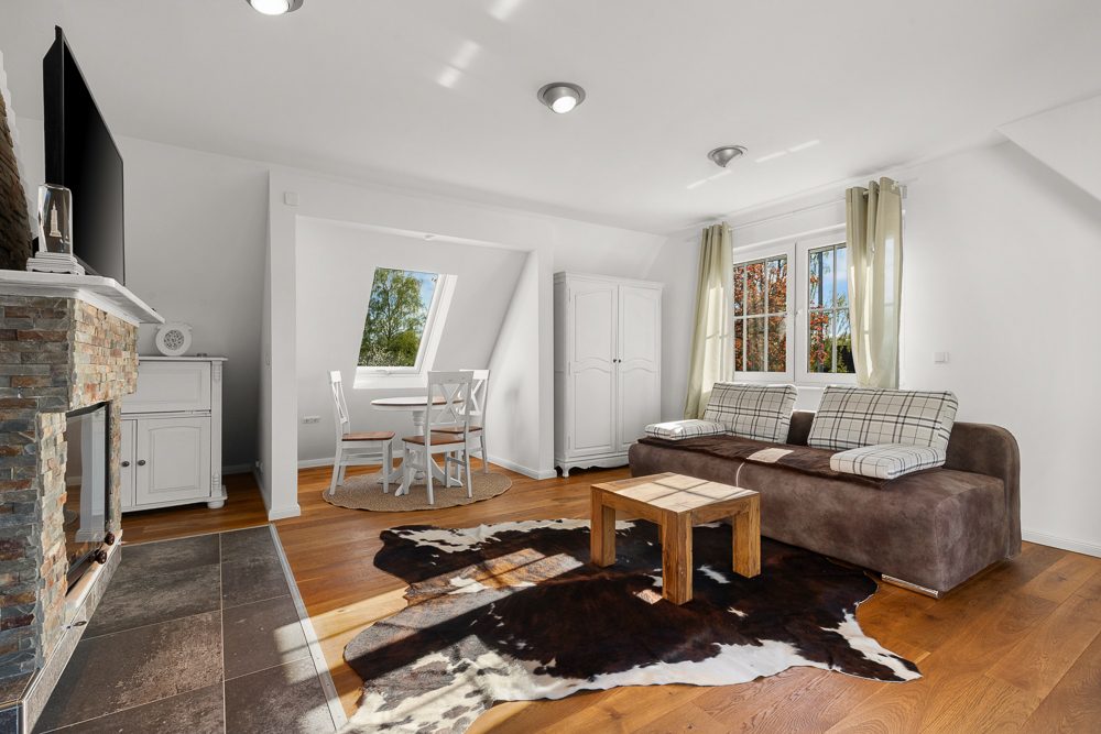 Immobilienangebot - Reinbek - Alle - Zweifamilienhaus mit Einliegerwohnung – modernisiert, renditestark ideal für Eigennutzer und Anleger